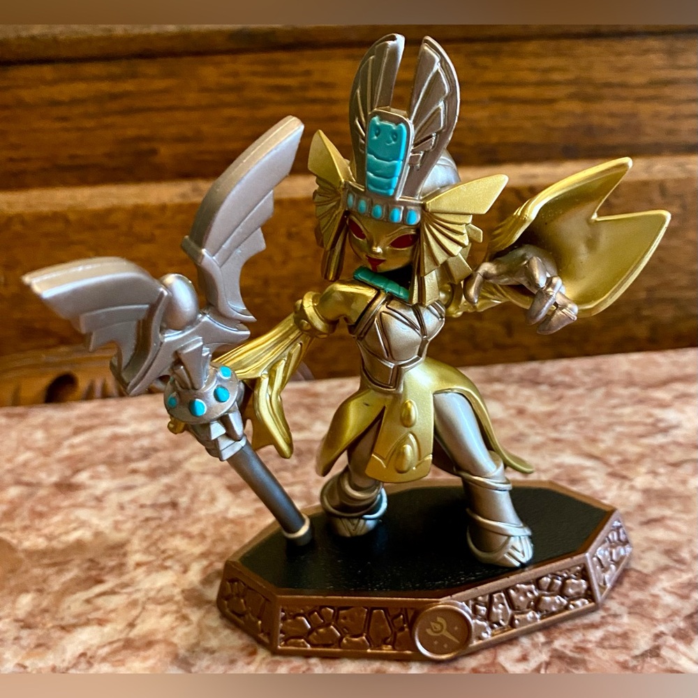 SKYLANDERS Imaginators Golden Queen Figure; Great condition.
